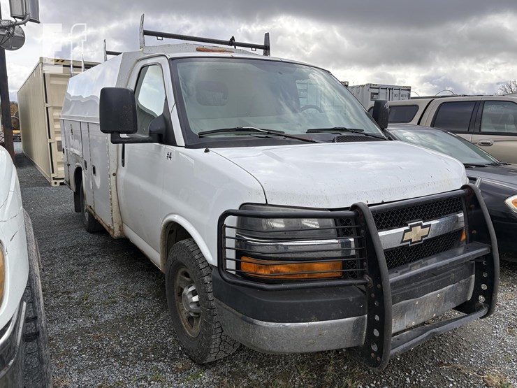 2008-chevrolet-express-1500-image-2