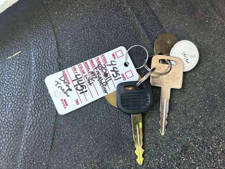 2011-freightliner-m2-112-tri-axle-dump-truck-image-26