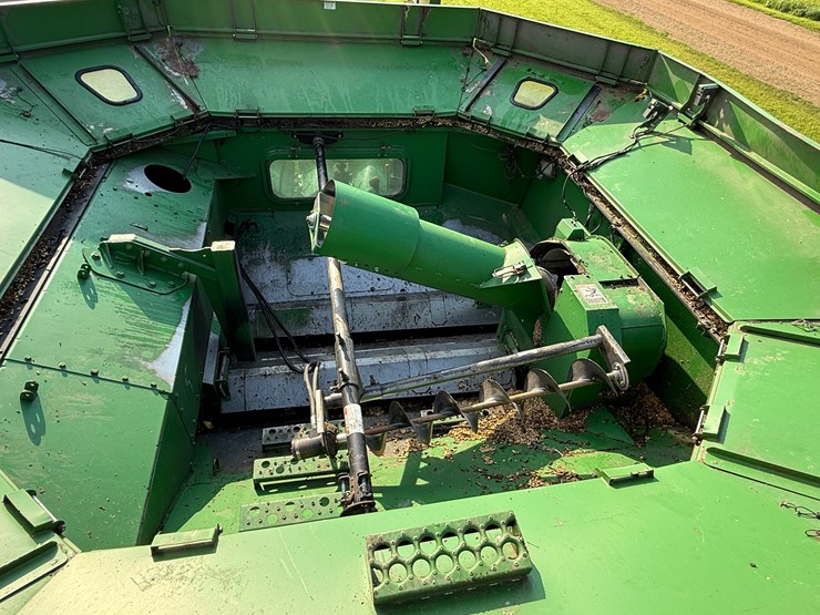 2010-john-deere-9770-sts-image-11