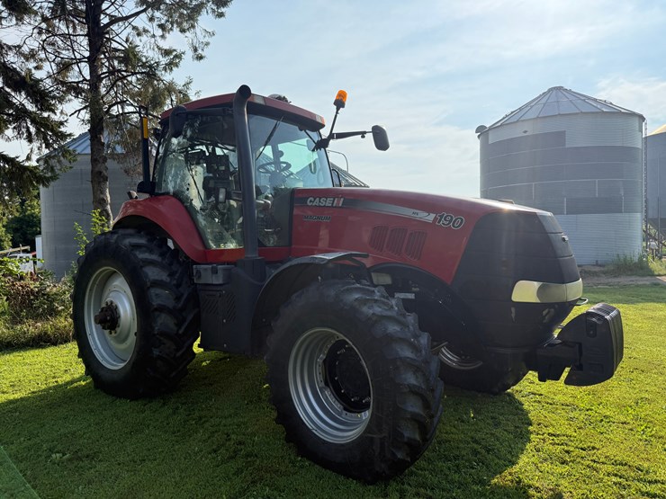 2014-case-ih-magnum-190-image-14