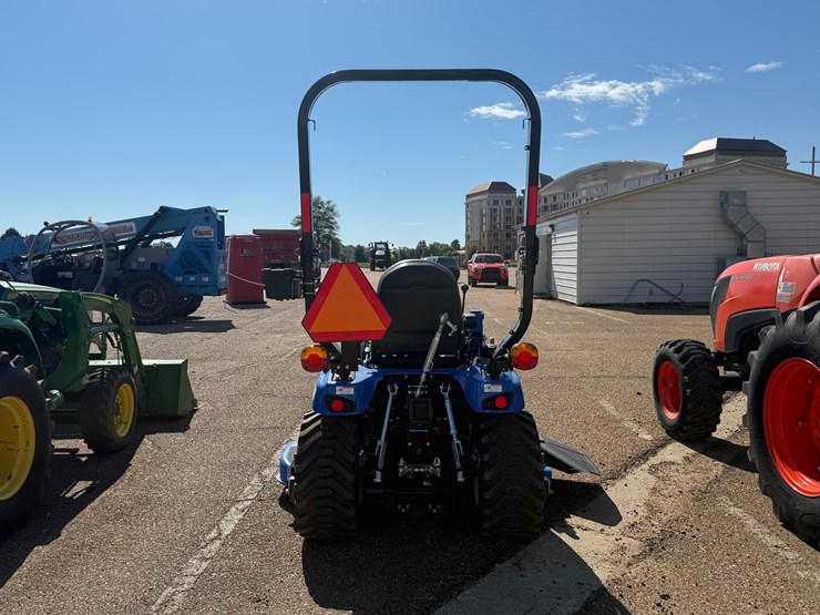 new-holland-workmaster-25s-image-5