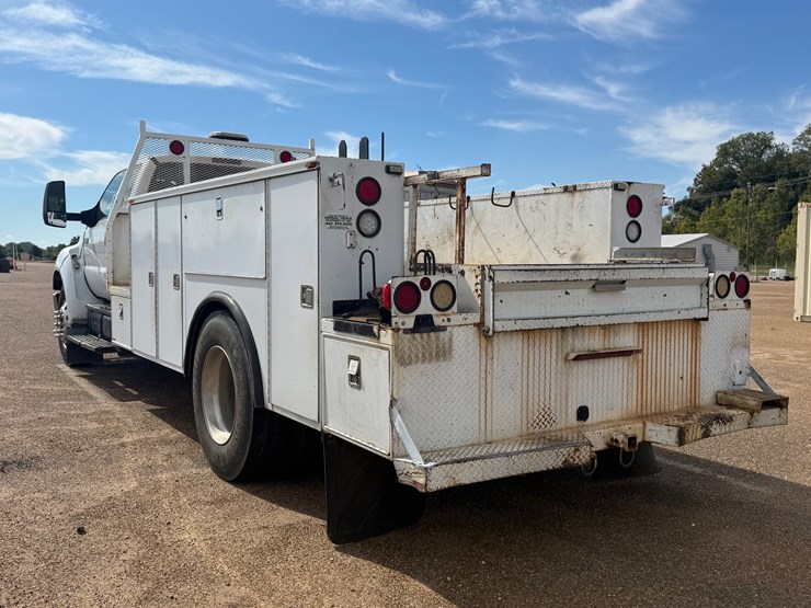 2015-ford-f650-image-7