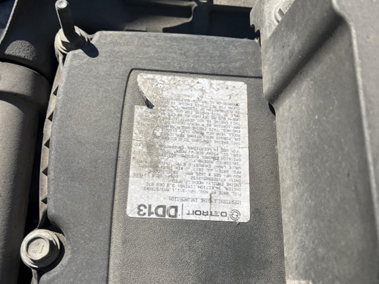 #2881-•-2018-freightliner-ca125slp-mid-roof-sleeper-truck-image-27