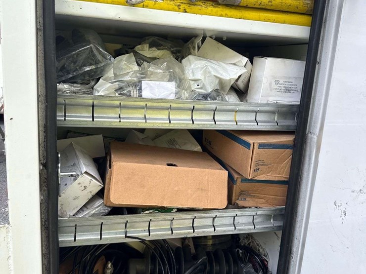 2016-ford-f550-image-26