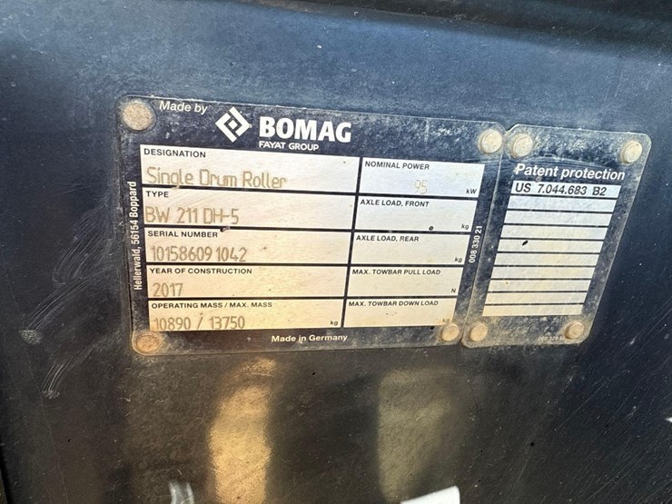 2017-bomag-bw211-image-16