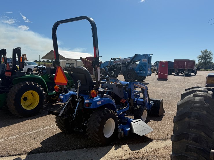 new-holland-workmaster-25s-image-4