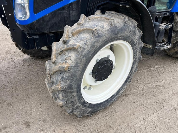 2017-new-holland-t4.75-image-13