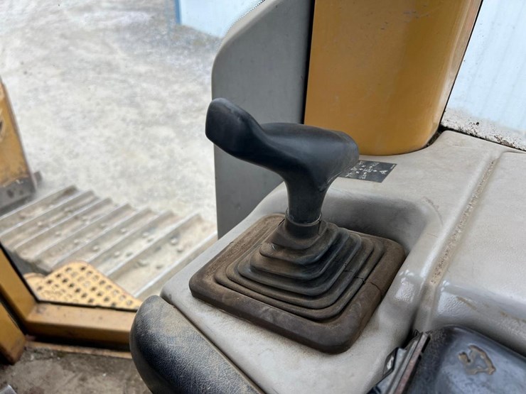 caterpillar-d5n-xl-image-33