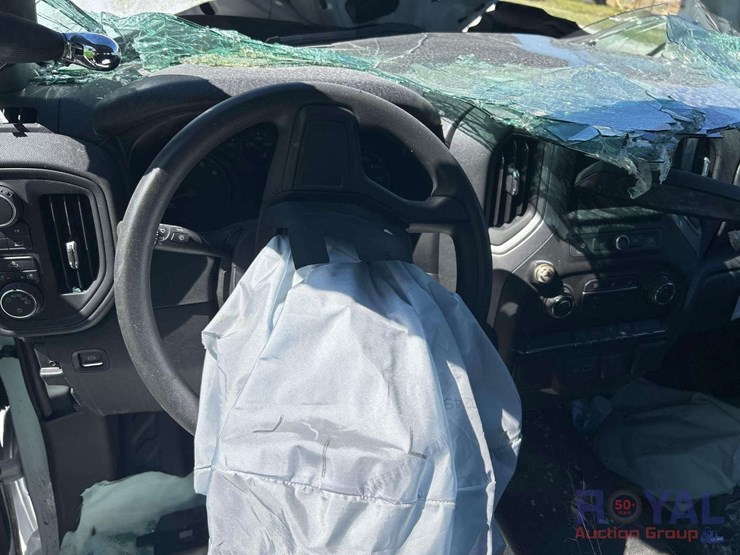 2021-chevrolet-silverado-image-10