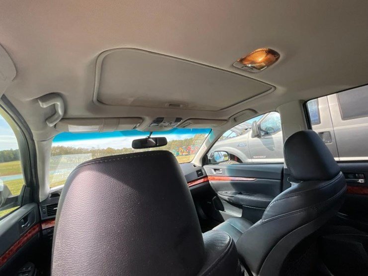 2012-subaru-outback-(at,-awd,-2.5l,-miles-image-18