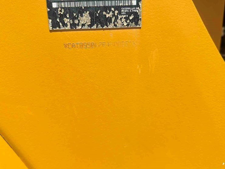 2013-caterpillar-950k-image-8