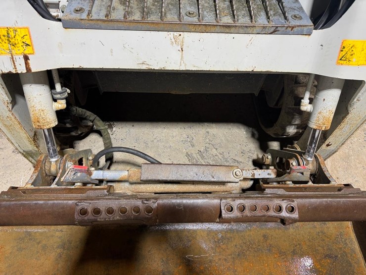 takeuchi-tl230-image-10