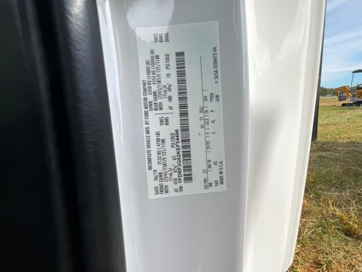 2009-ford-f350-xl-image-25