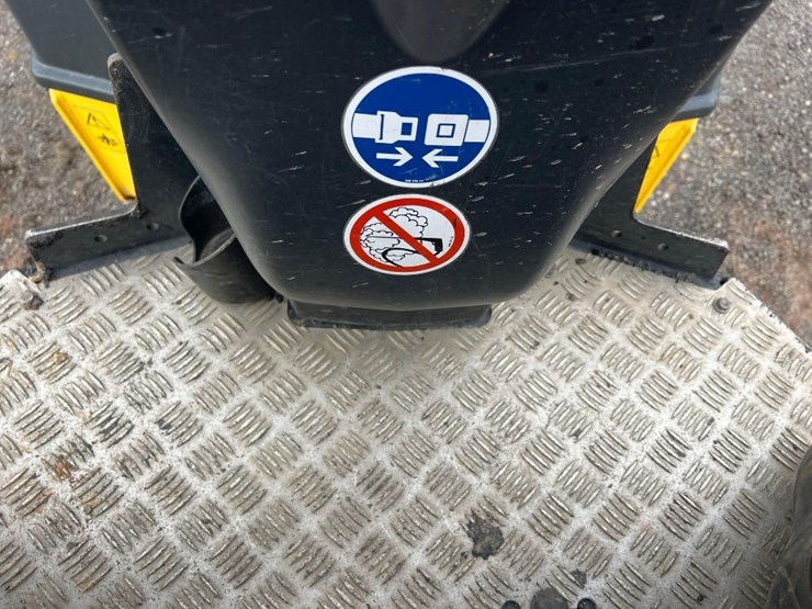 2019-bomag-bw120ad-5-image-25