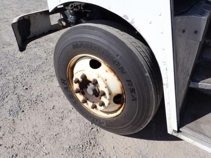 2013-freightliner-mt55-image-38