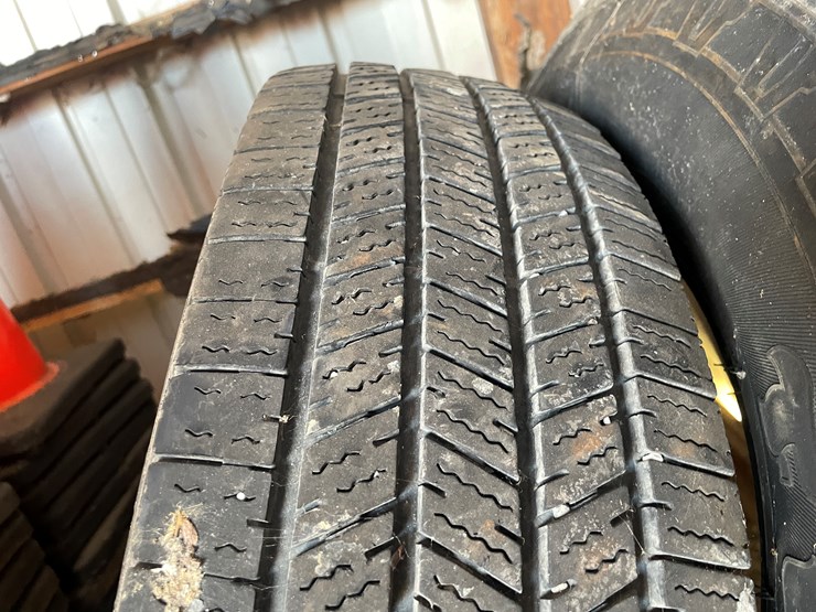 #1056-•-(2)-firestone-lt235/80r17-tires-image-3