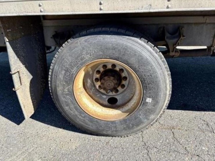 2013-ford-f750-xl-image-25