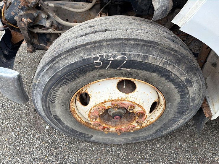 2004-ford-f650-image-8