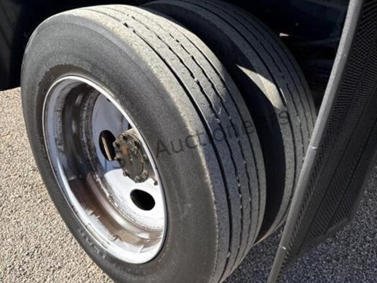 2013-ford-f550-image-8