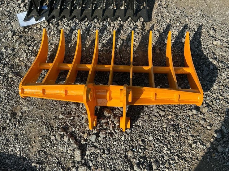 #1673-•-unused-future-cat-305-dense-teeth-rake-image-3