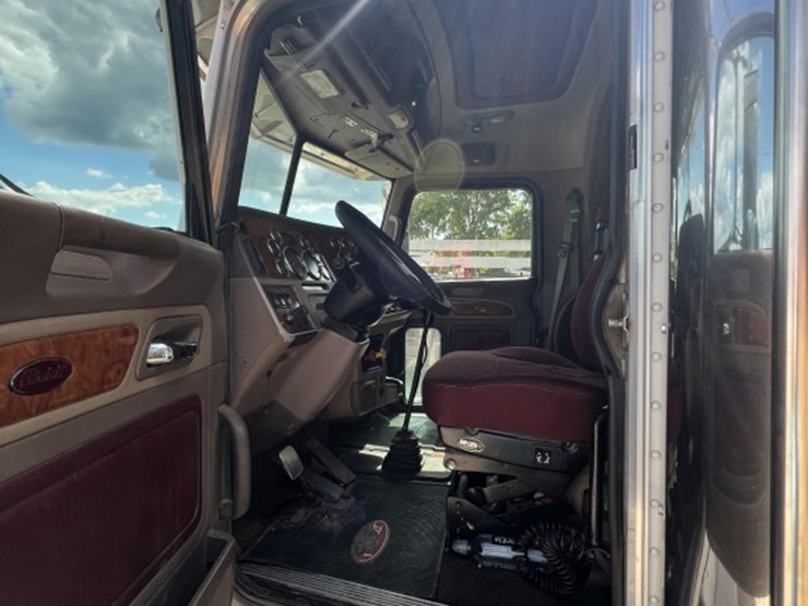 2007-peterbilt-379exhd-image-9