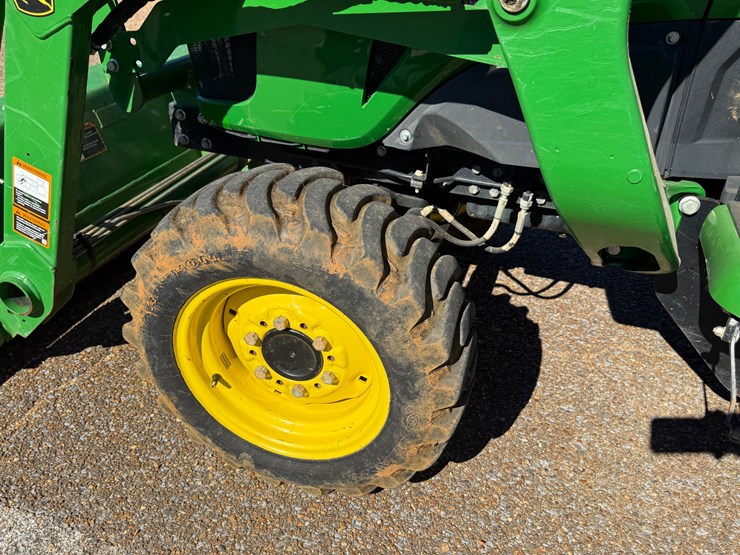 john-deere-3025e-image-16