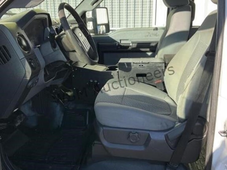 2016-ford-f550-image-26