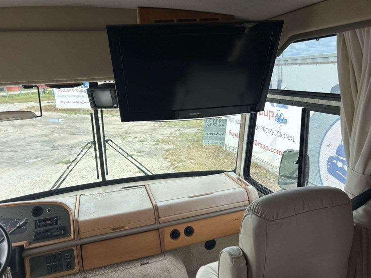 1999-southwind-fleetwood-34n-34ft-class-a-motorhome-image-8