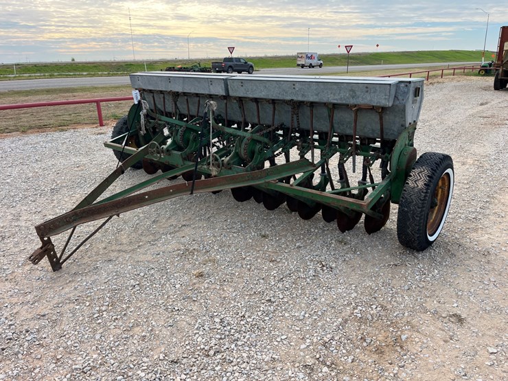 john-deere-16-image-1