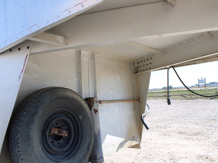 #2090-•-#2090--1988-sooner-aluminum-stock-trailer-image-20