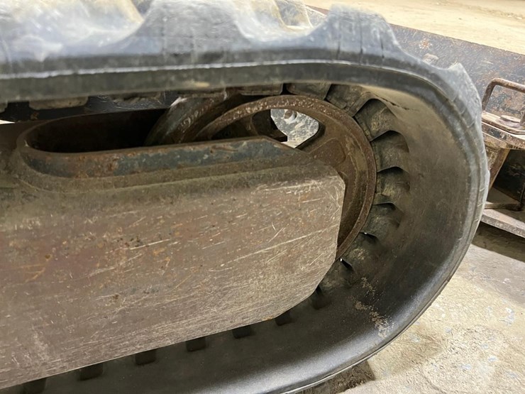 2015-deere-17g-image-21