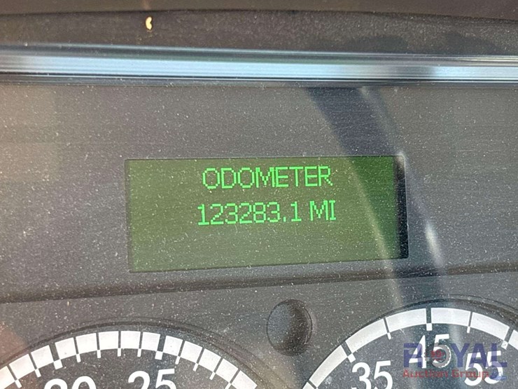 2016-freightliner-m2-106-4x4-altec-bucket-truck-image-52