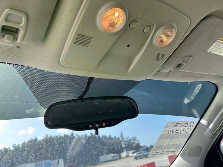 2017-chevrolet-traverse-ls-image-17