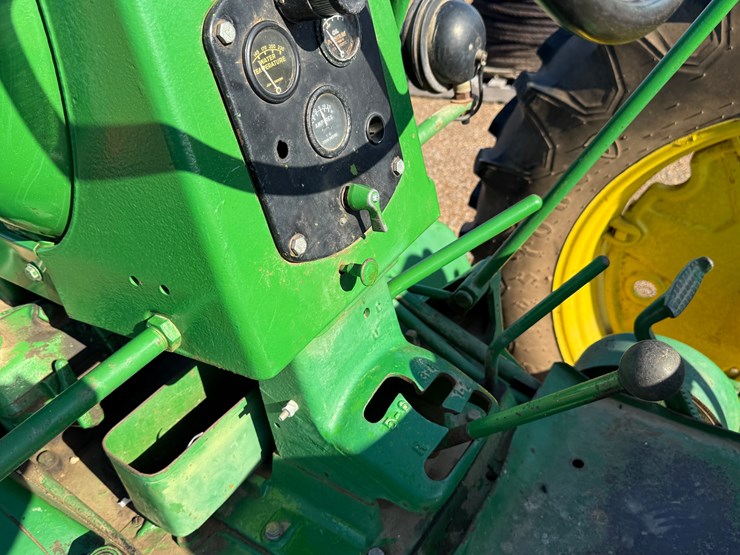 john-deere-70-image-28