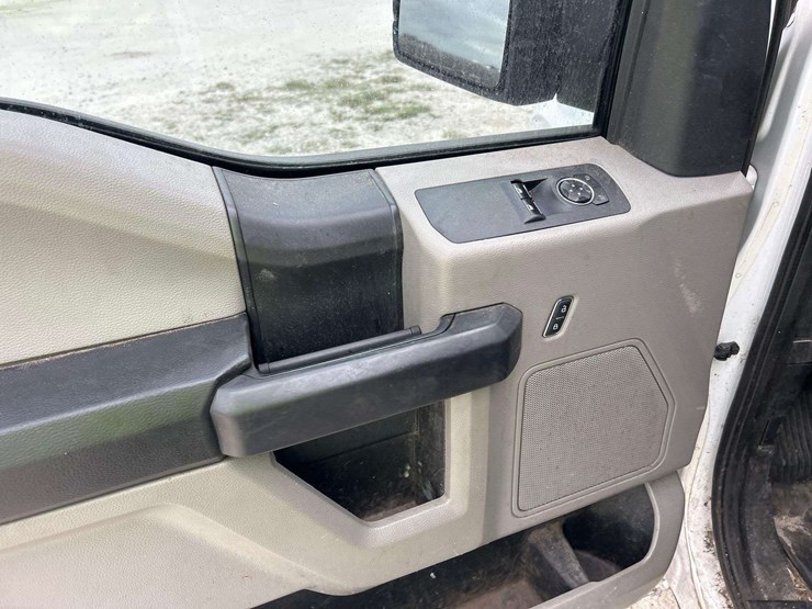 2016-ford-f150-image-11