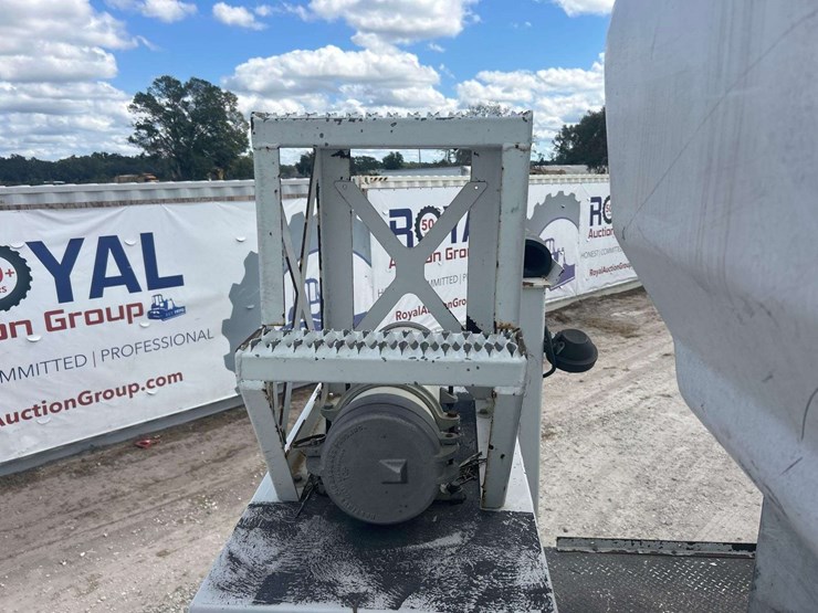 2016-freightliner-m2-106-altec-am50-50ft-bucket-truck-image-36