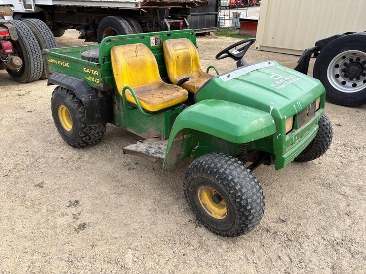 john-deere-gator-image-1