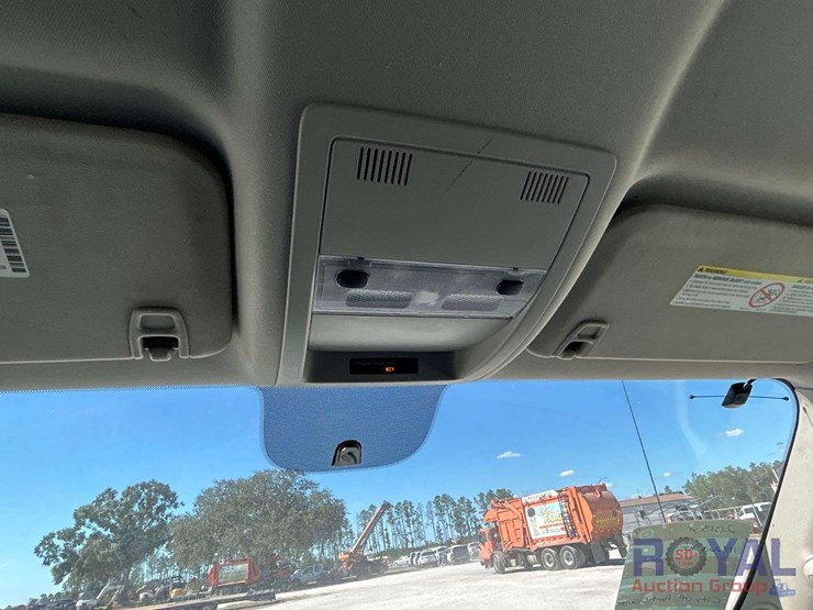 2013-chevrolet-silverado-3500-image-21