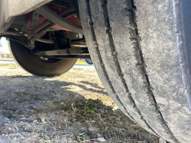 2020-freightliner-m2-106-elgin-whirlwind-series-mv-street-sweeper-truck-image-43