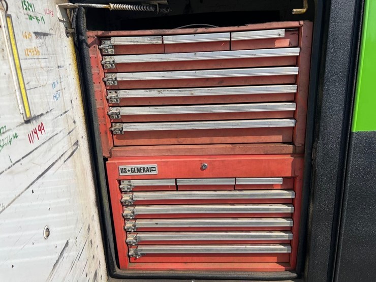 2001-international-4700-image-17