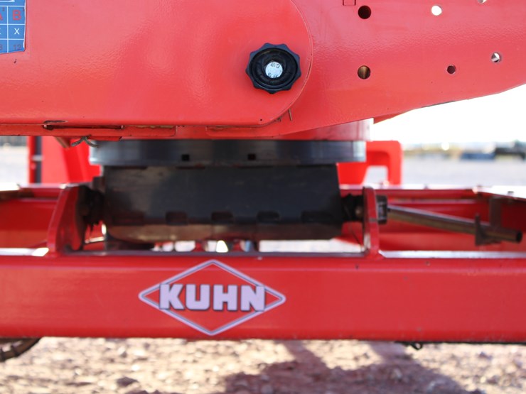 #2097-•-#2097--kuhn-rw1610-single-bale-wrapper-with-twin-wrapper,-monitor,-great-shape-with-low-use!-image-24