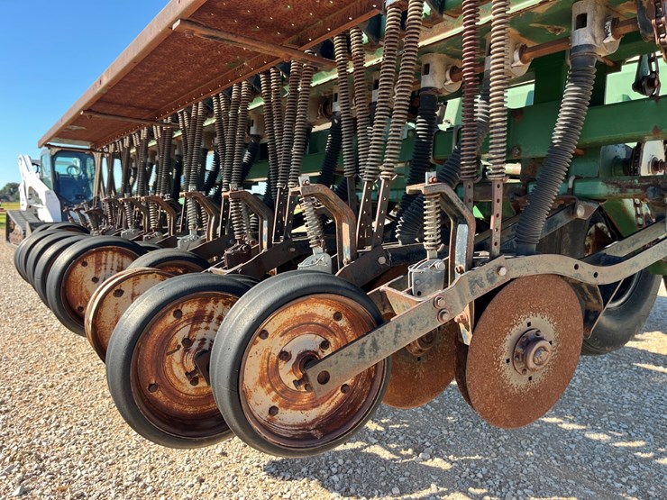 #t8082-•-great-plains-ss-24-grain-drill-image-7