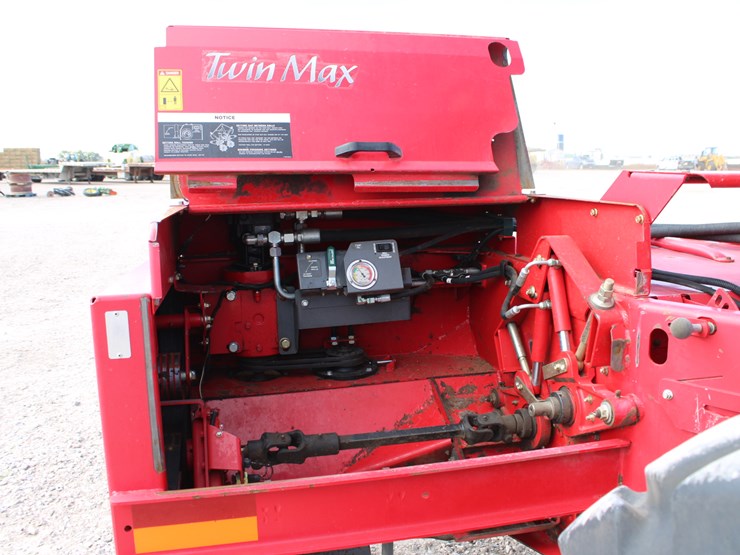 #2065-•-#2065---mf-hesston-wr-9770-swather-image-56