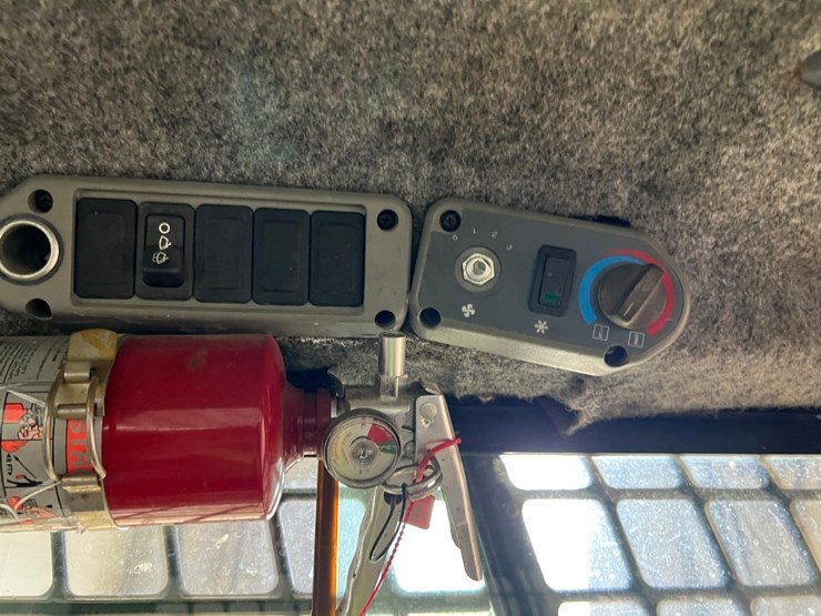 bobcat-t320-image-29