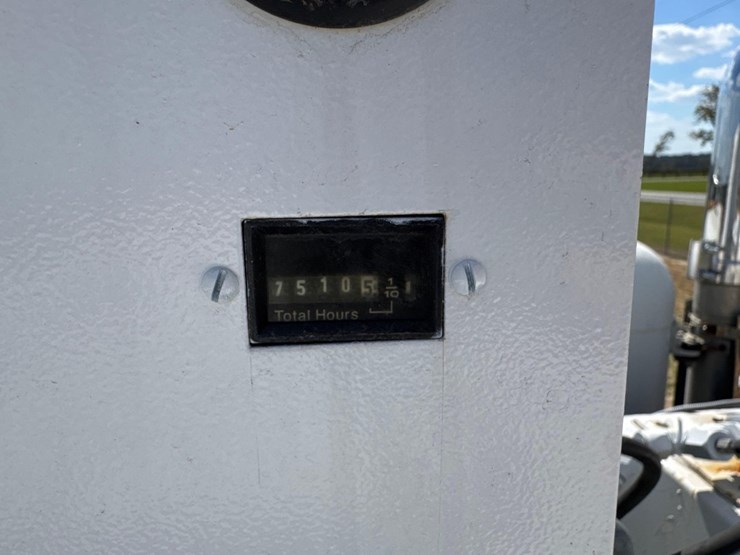 2007-peterbilt-335-image-20