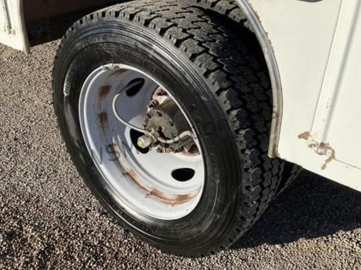 2016-ford-f550-image-8