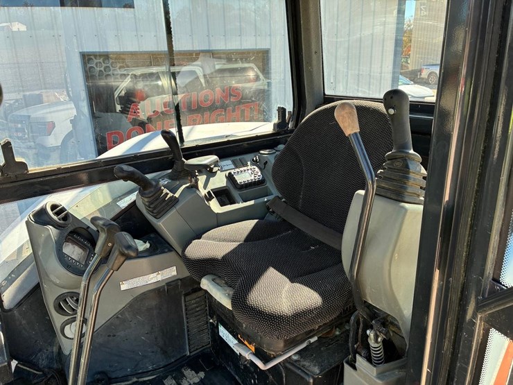 2019-bobcat-e85-image-21