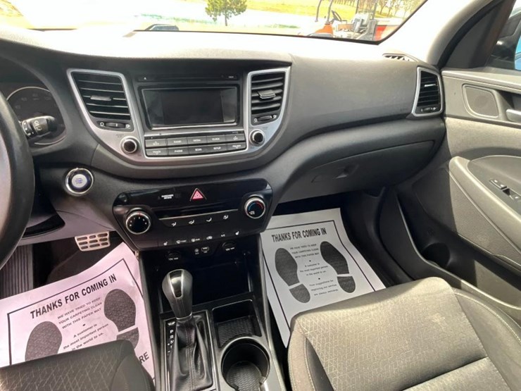 2017-hyundai-tuscon-(at,-1.6l,-miles-read-140074,-image-14