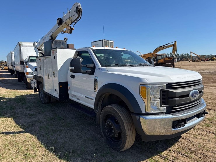 2017-ford-f550-xl-image-6