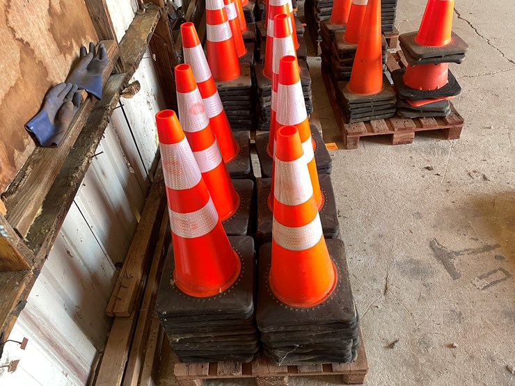 #1053-•-(60)-reflective-traffic-cones-image-3